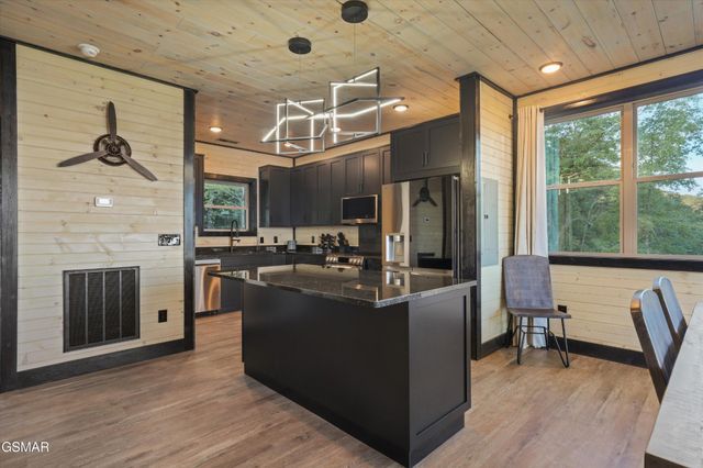 3297 Duncan Springs Road, Sevierville, TN 37876