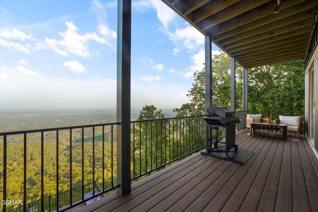 3297 Duncan Springs Road, Sevierville, TN 37876