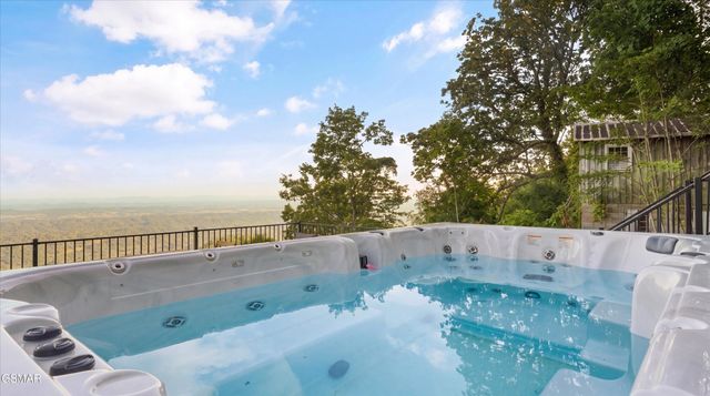 3297 Duncan Springs Road, Sevierville, TN 37876