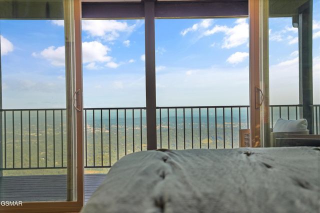3297 Duncan Springs Road, Sevierville, TN 37876
