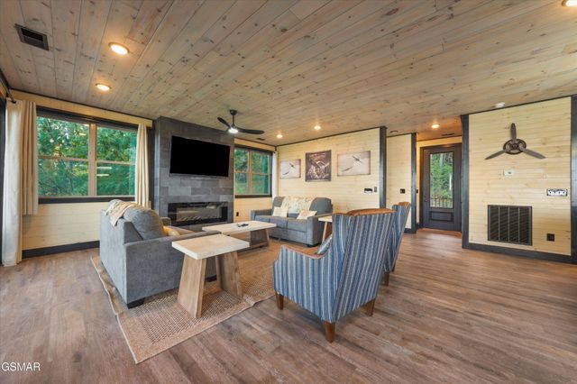 3297 Duncan Springs Road, Sevierville, TN 37876