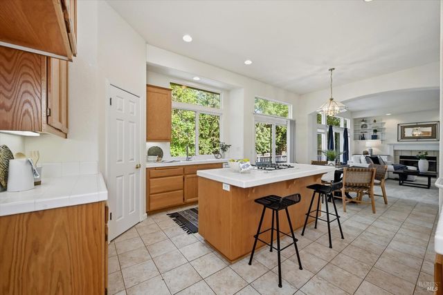 366 Breeden St, Santa Rosa, CA 95409