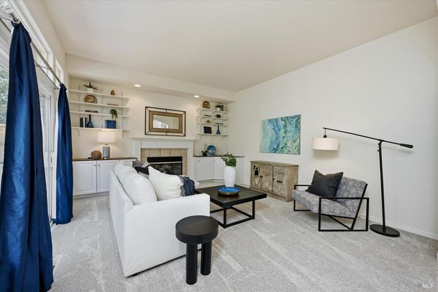 366 Breeden St, Santa Rosa, CA 95409