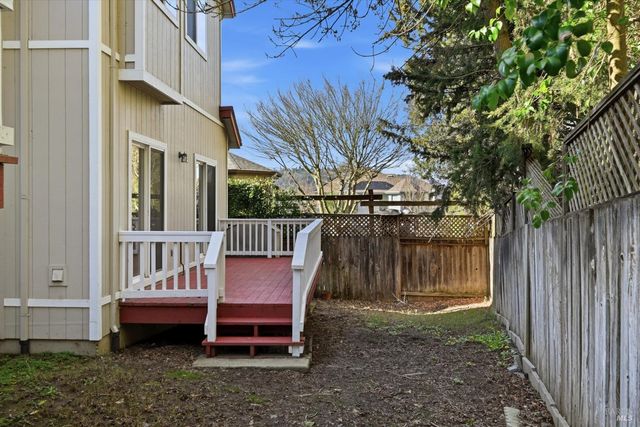 366 Breeden St, Santa Rosa, CA 95409