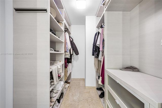 88 SW 7th St 2209, Miami, FL 33130