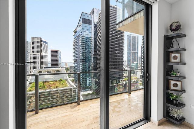 88 SW 7th St 2209, Miami, FL 33130