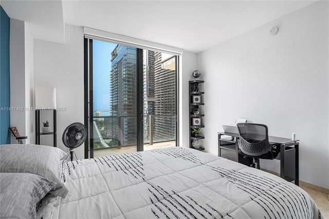 88 SW 7th St 2209, Miami, FL 33130