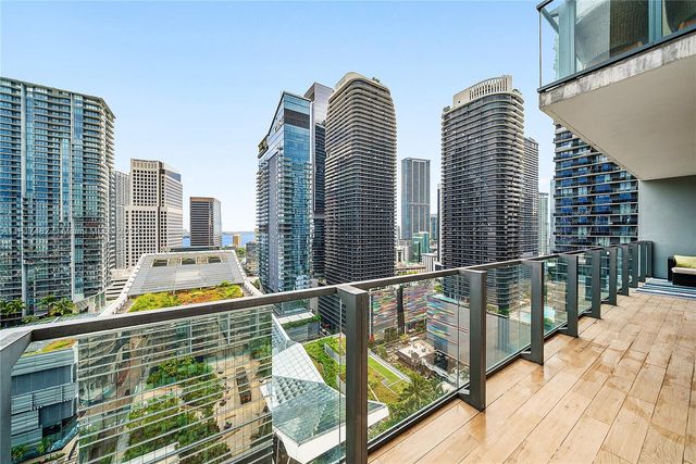 88 SW 7th St 2209, Miami, FL 33130