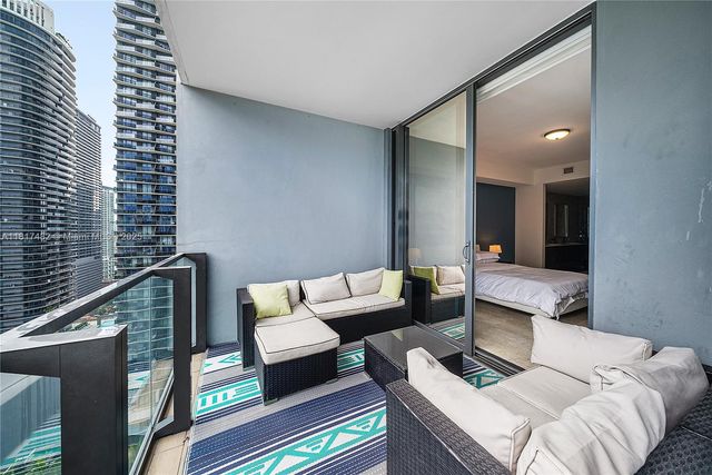 88 SW 7th St 2209, Miami, FL 33130