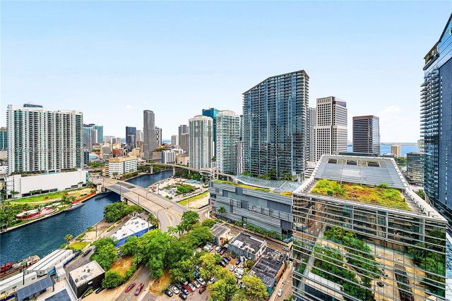 88 SW 7th St 2209, Miami, FL 33130