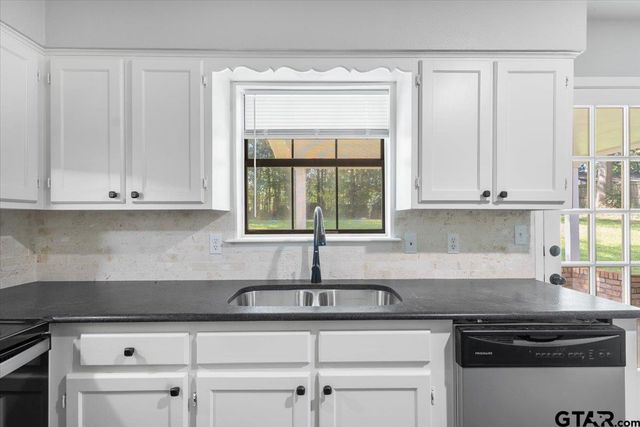 114 Forest South Drive, Whitehouse, TX 75791