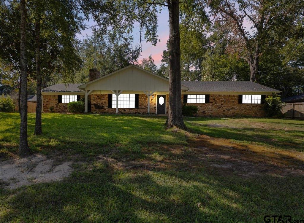 114 Forest South Drive, Whitehouse, TX 75791