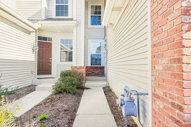 306 Remington Drive, St. Charles, IL 60175