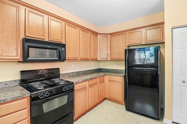 306 Remington Drive, St. Charles, IL 60175
