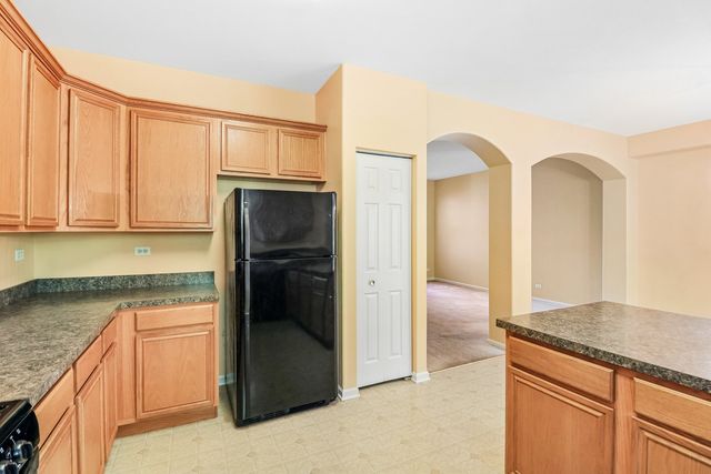 306 Remington Drive, St. Charles, IL 60175