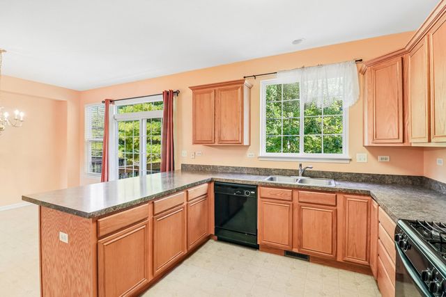 306 Remington Drive, St. Charles, IL 60175
