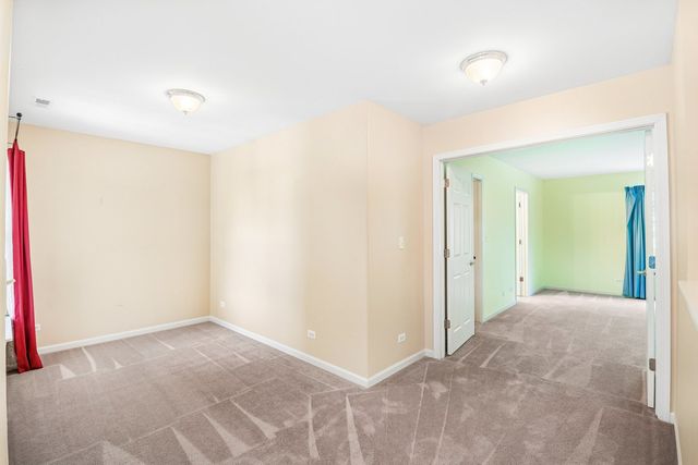 306 Remington Drive, St. Charles, IL 60175