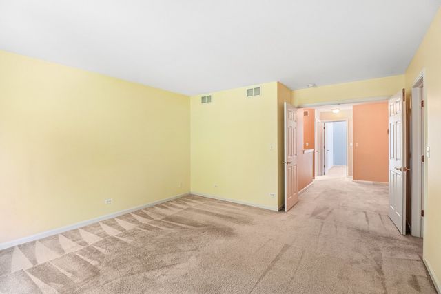 306 Remington Drive, St. Charles, IL 60175