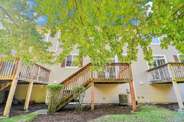 306 Remington Drive, St. Charles, IL 60175