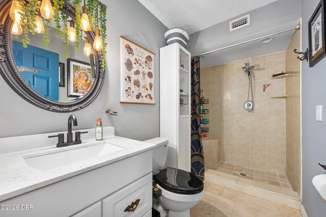 101 N Hill Ave Apt 5, Deland, FL 32724