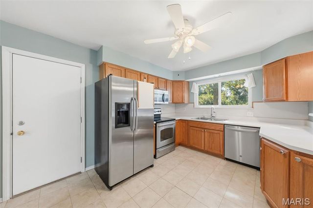 860 Flora Lane, Florissant, MO 63031