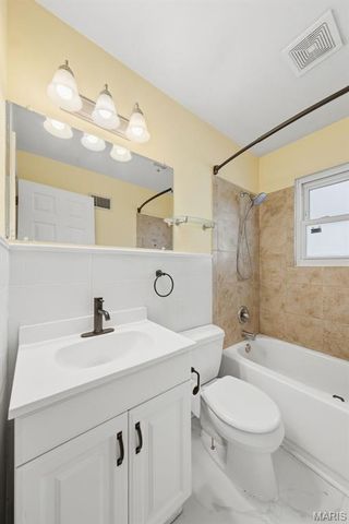 860 Flora Lane, Florissant, MO 63031