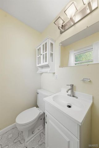 860 Flora Lane, Florissant, MO 63031