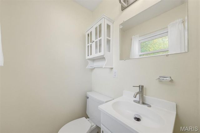860 Flora Lane, Florissant, MO 63031