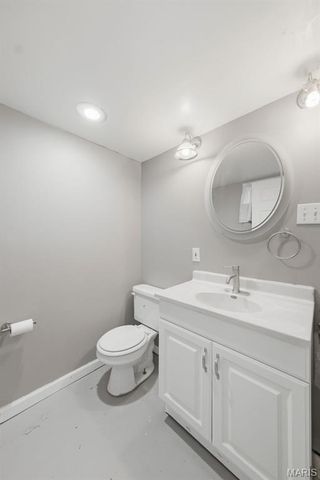 860 Flora Lane, Florissant, MO 63031