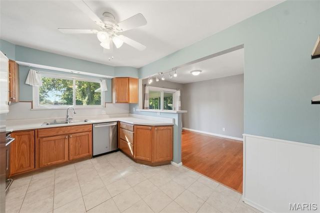 860 Flora Lane, Florissant, MO 63031