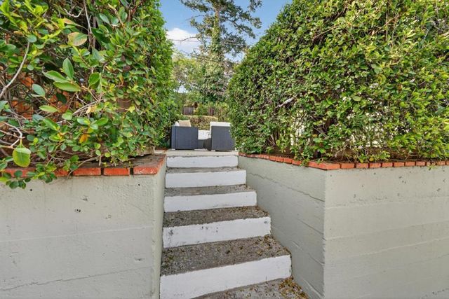 2234 Roosevelt Avenue, Redwood City, CA 94061