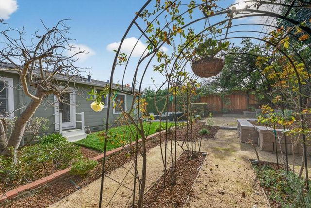 2234 Roosevelt Avenue, Redwood City, CA 94061