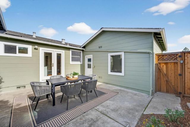 2234 Roosevelt Avenue, Redwood City, CA 94061