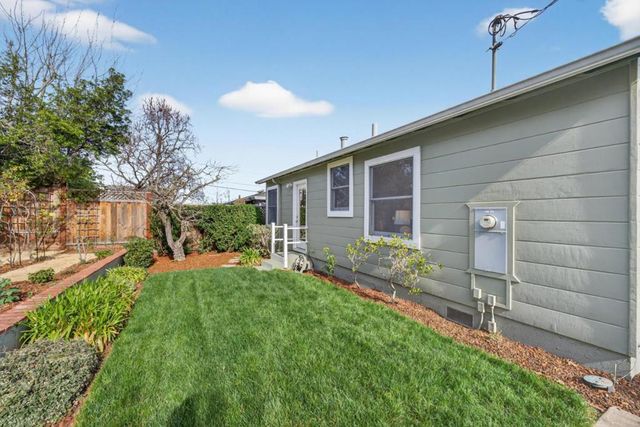 2234 Roosevelt Avenue, Redwood City, CA 94061