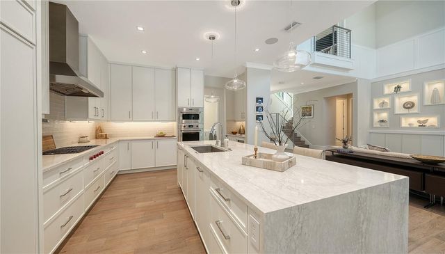 575 S SPOONBILL DRIVE, Sarasota, FL 34236