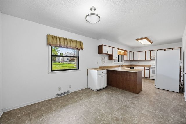 149 Harbet Avenue NW, Cedar Rapids, IA 52405