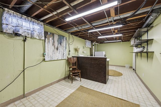 149 Harbet Avenue NW, Cedar Rapids, IA 52405