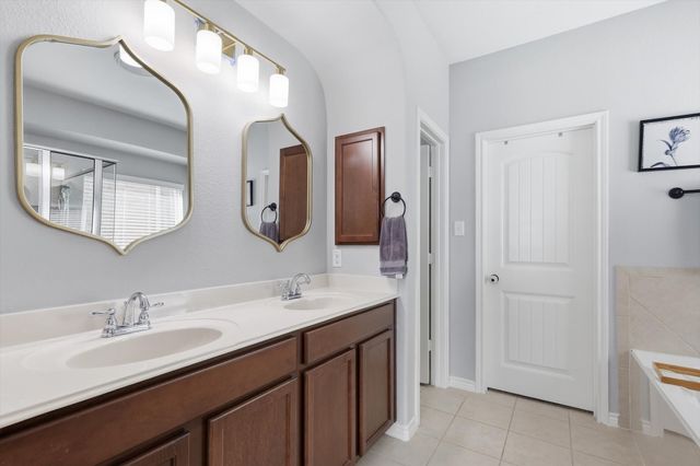 1316 Realoaks Drive, Fort Worth, TX 76131