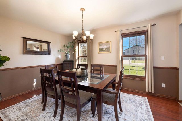 3975 S 119th STREET, Greenfield, WI 53228