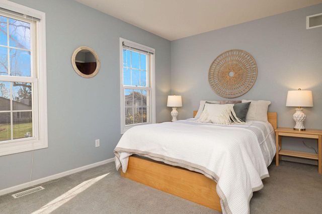 3975 S 119th STREET, Greenfield, WI 53228