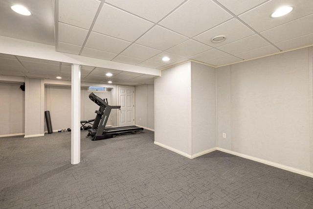 3975 S 119th STREET, Greenfield, WI 53228