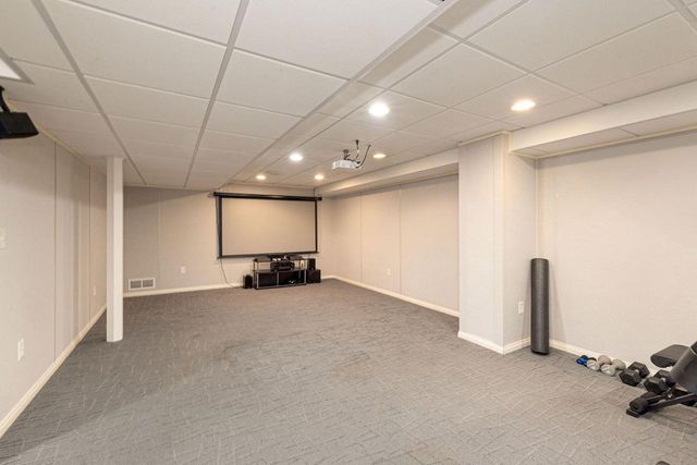 3975 S 119th STREET, Greenfield, WI 53228