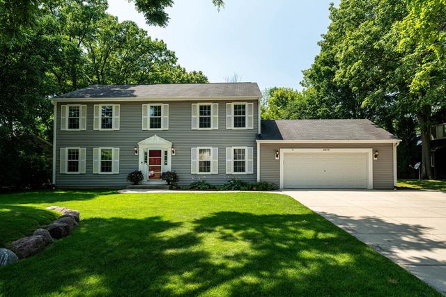 3975 S 119th STREET, Greenfield, WI 53228