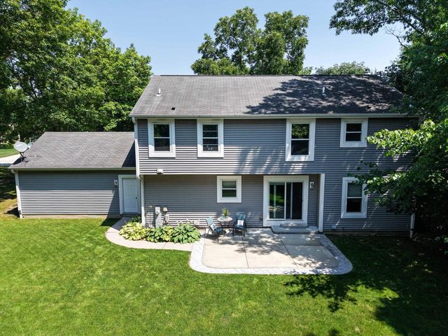 3975 S 119th STREET, Greenfield, WI 53228