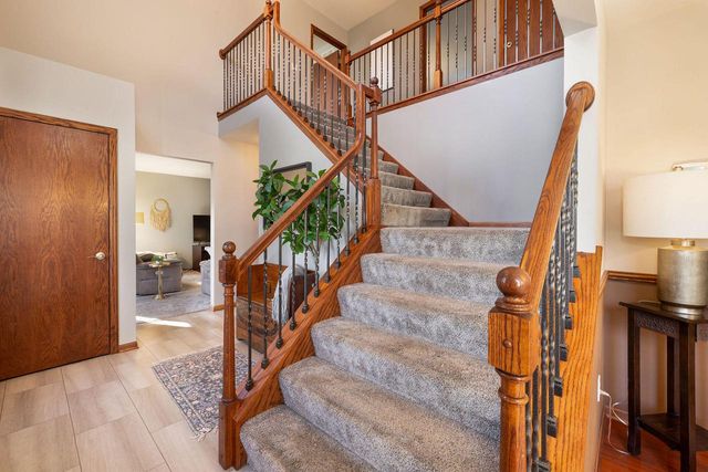 3975 S 119th STREET, Greenfield, WI 53228