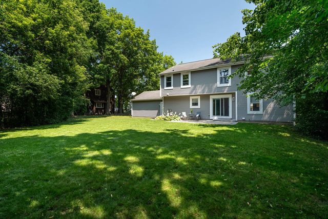 3975 S 119th STREET, Greenfield, WI 53228