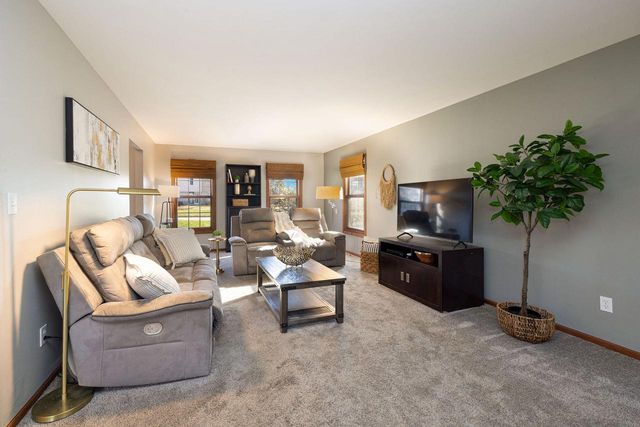 3975 S 119th STREET, Greenfield, WI 53228