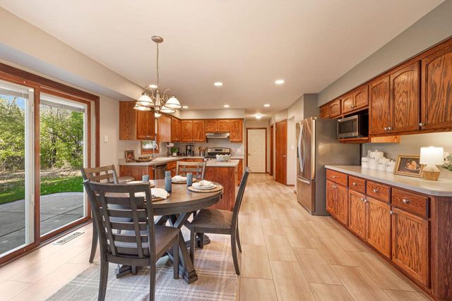 3975 S 119th STREET, Greenfield, WI 53228