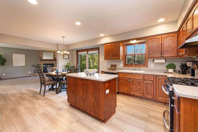 3975 S 119th STREET, Greenfield, WI 53228