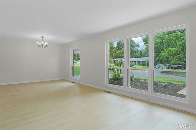 1036 Orchard Lakes Drive, St Louis, MO 63146